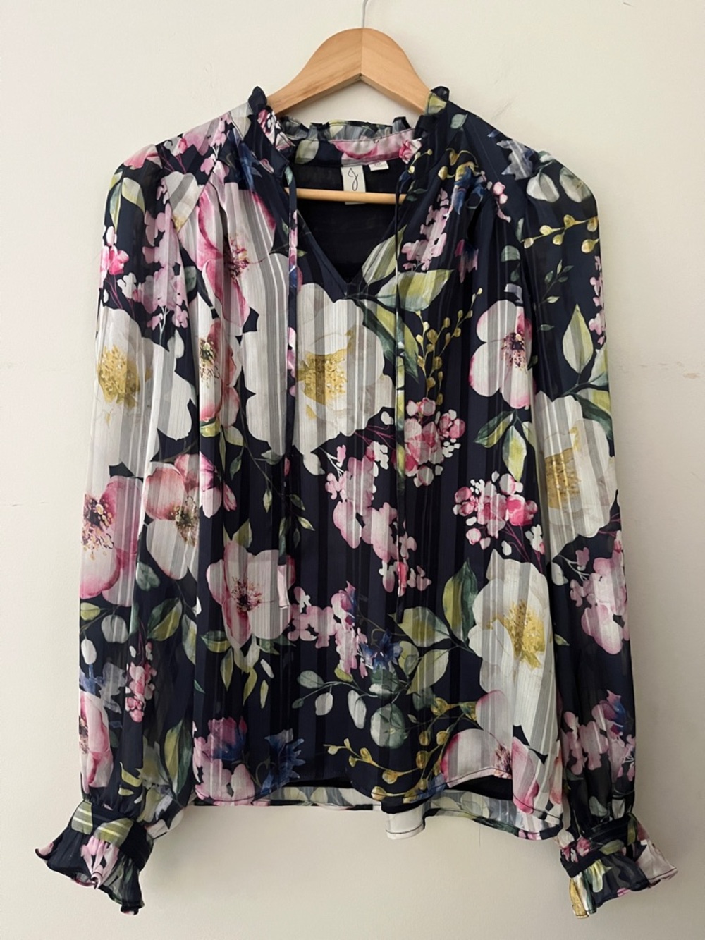 Joie Ronette blouse dark floral print pleated design keeps Cottage core floral